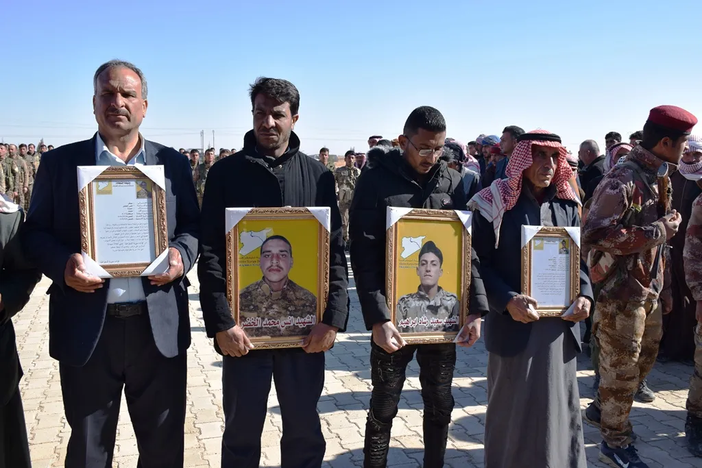 أهالي المنطقة الجنوبية للحسكة يودعون 3 من أبنائهم الشهداء في الشدادي
