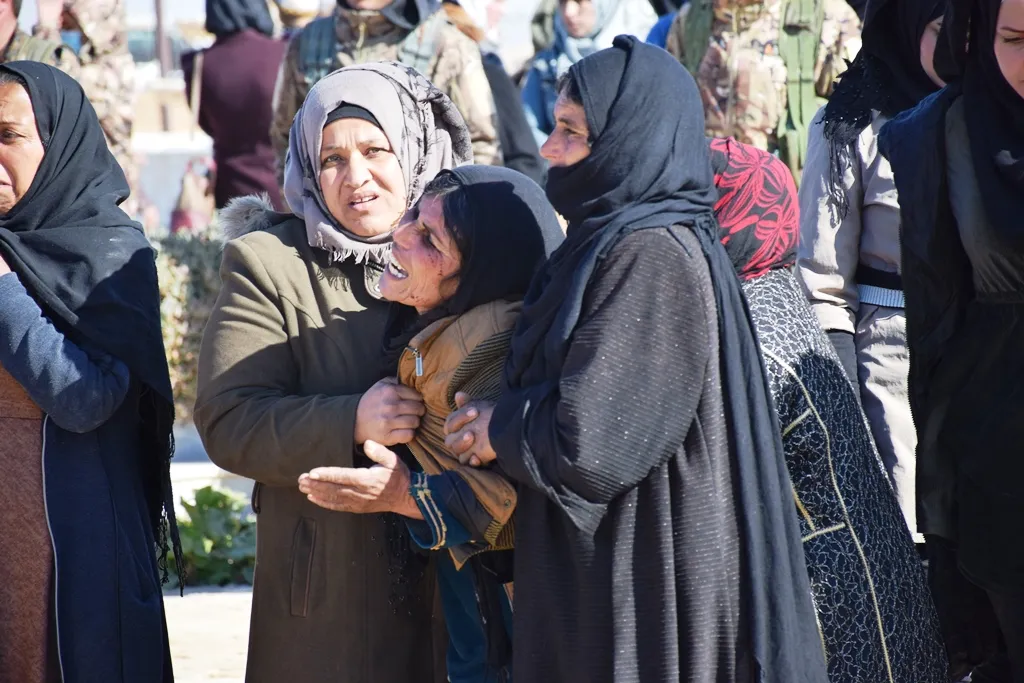 أهالي المنطقة الجنوبية للحسكة يودعون 3 من أبنائهم الشهداء في الشدادي