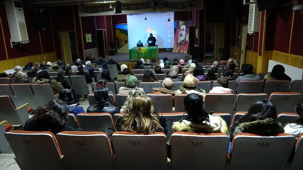 شمال وشرق سوريا تستنكر المؤامرة الدولية وتطالب بالحرية الجسدية للقائد أوجلان
