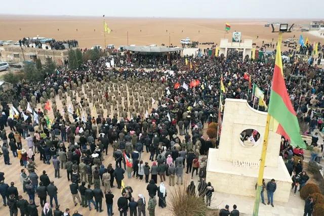 بمراسم مهيبة.. الآلاف يودعون 23 من شهداء حملة "مطرقة الشعوب" في الحسكة