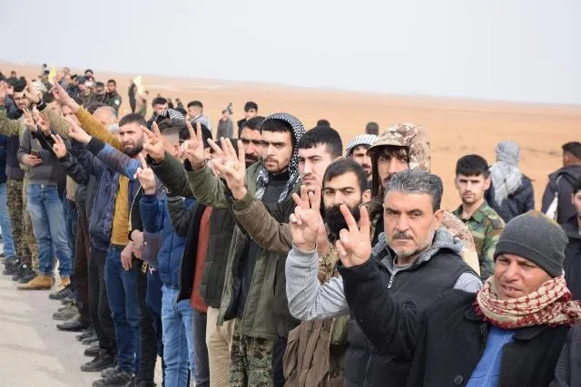 بمراسم مهيبة.. الآلاف يودعون 23 من شهداء حملة "مطرقة الشعوب" في الحسكة