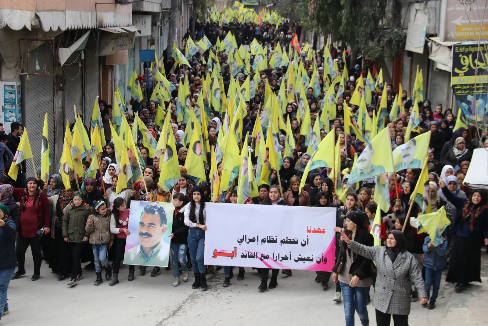 حلب تنتفض تنديداً بالمؤامرة الدولية وتطالب بالحرية الجسدية للقائد أوجلان