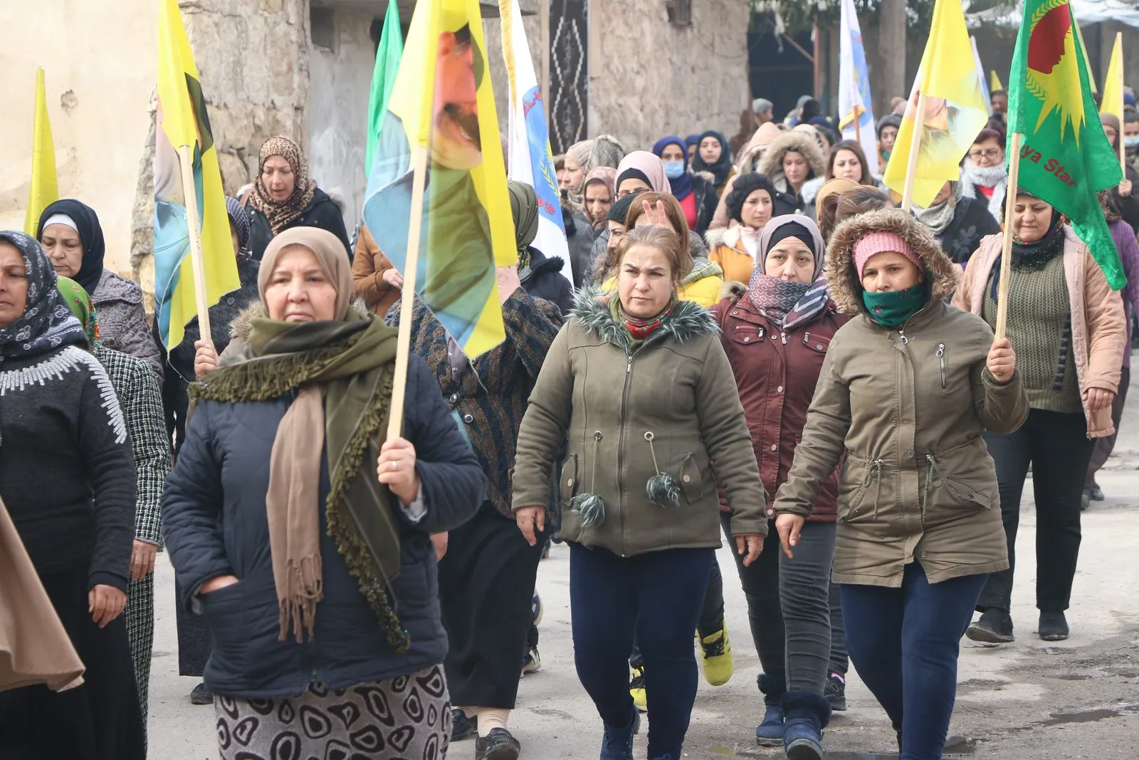 ​​​​​​​أهالي حلب يقدمون واجب العزاء لذوي الشهيد معصوم دوغان