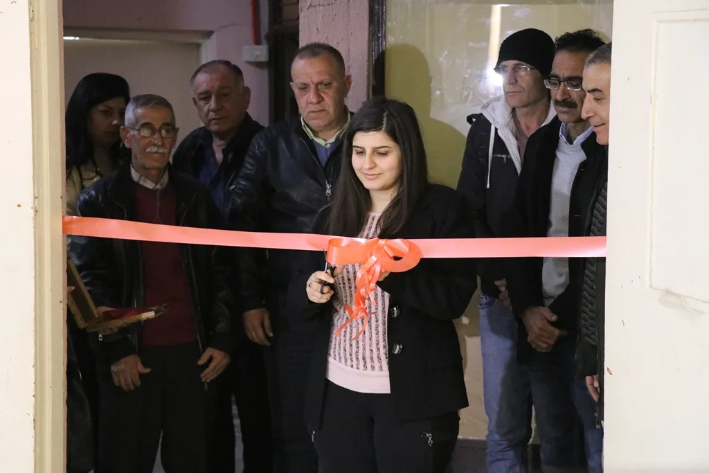 ​​​​​​​معرض للوحات ٤ رسامين يفتتح في مدينة قامشلو