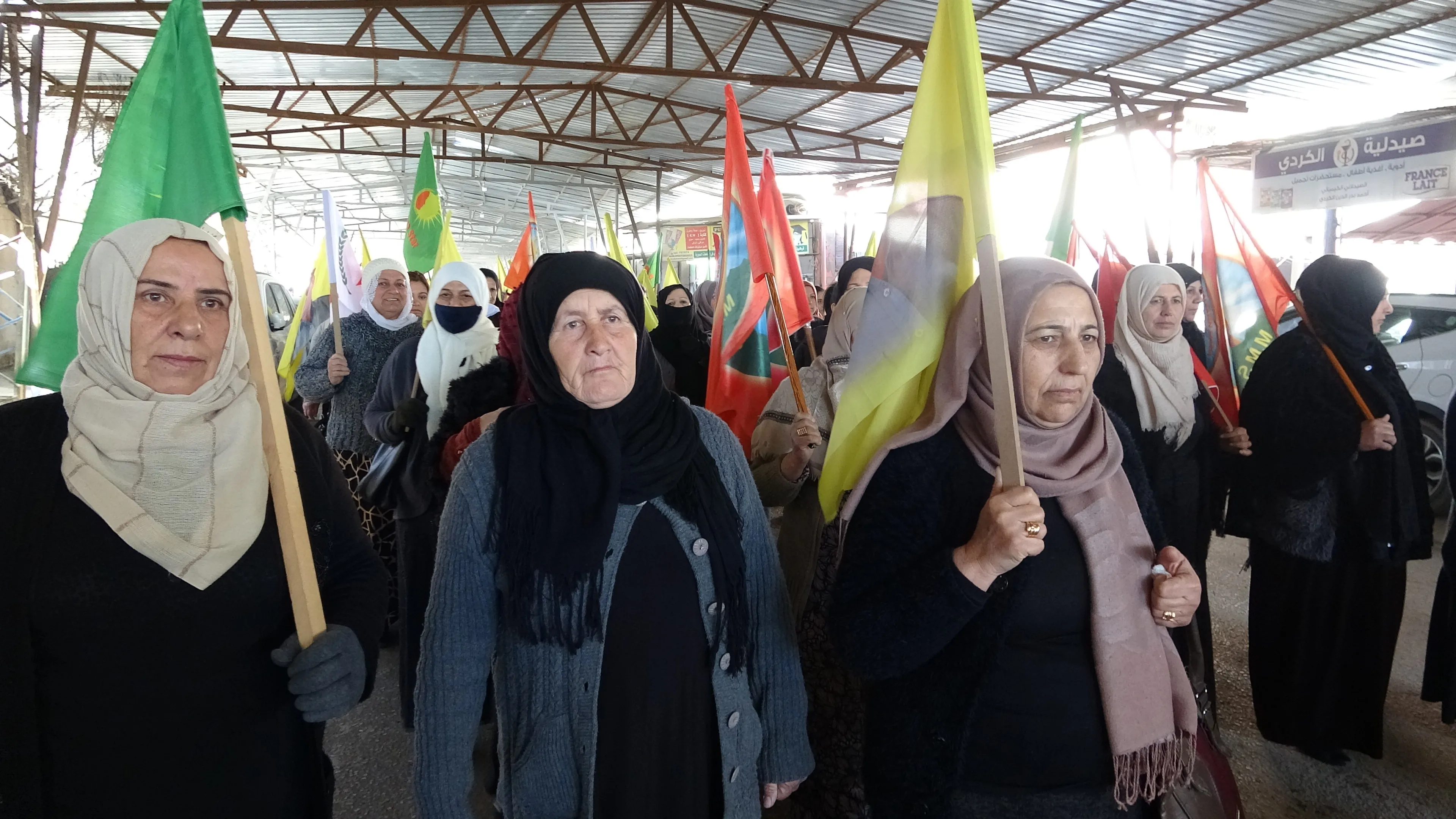 أهالي ديرك يقدمون واجب العزاء لذوي الشهيد محي الدين ديرك