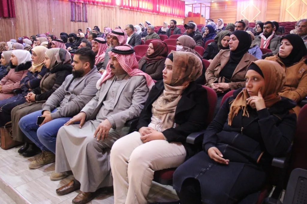 محاضرة بعنوان "المرأة في عصر الفكر الديمقراطي" تناقش جانبين مهمين 