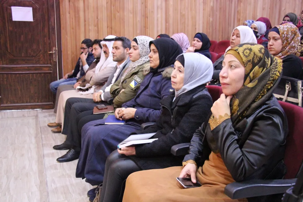 محاضرة بعنوان "المرأة في عصر الفكر الديمقراطي" تناقش جانبين مهمين 