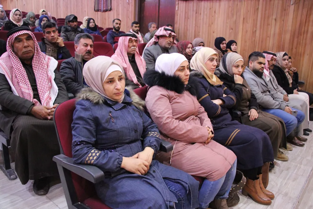 محاضرة بعنوان "المرأة في عصر الفكر الديمقراطي" تناقش جانبين مهمين 