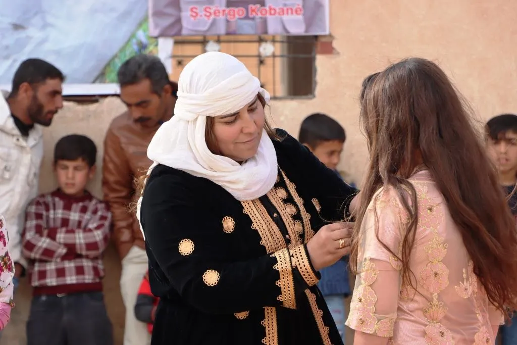قبيّل اليوم العالمي للغة الأم...تخريج عددً من طلبة اللغة الكردية في كوباني