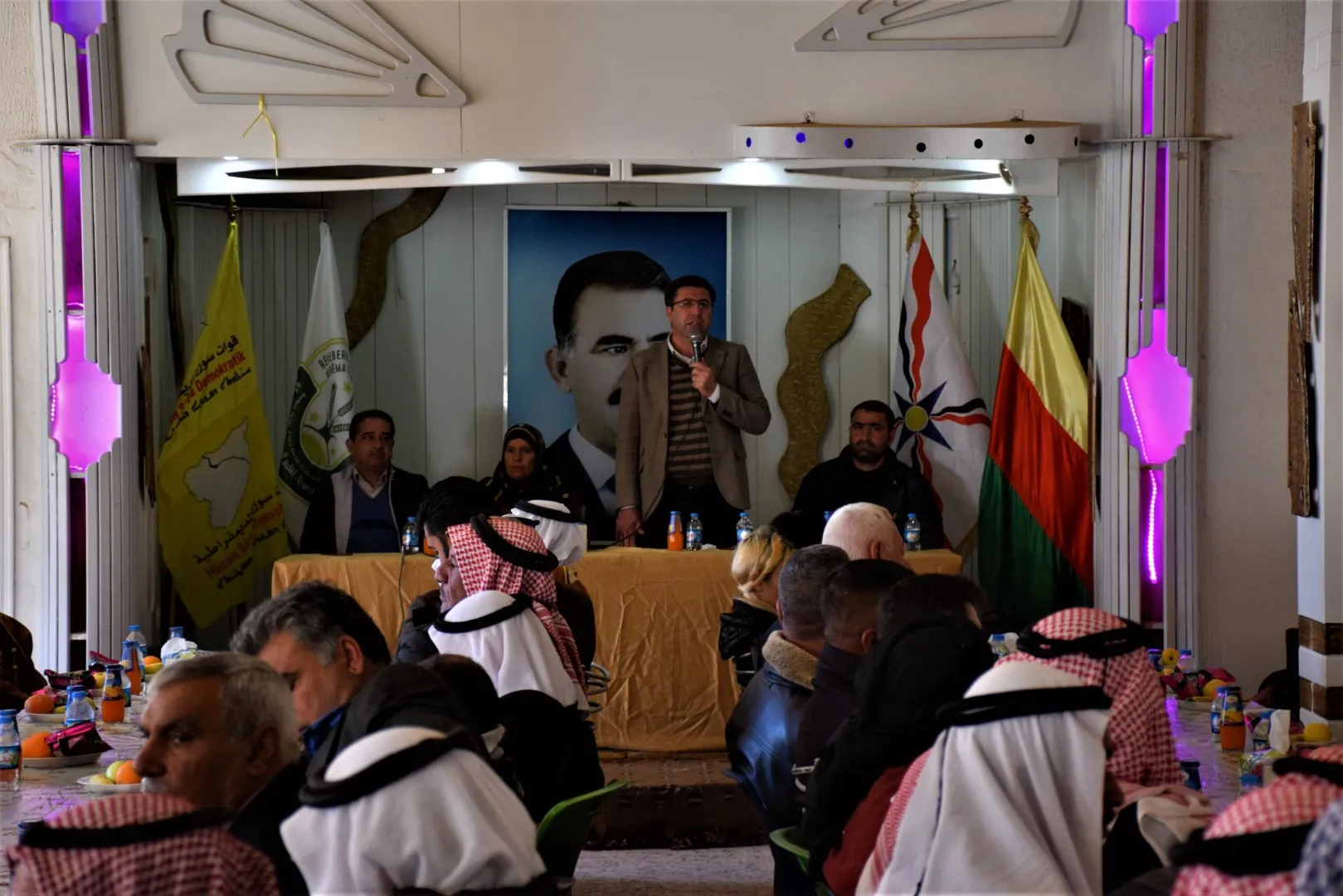 ​​​​​​​قسد والإدارة الذاتية تجتمعان مع فعاليات سياسية وعشائرية في مقاطعة الحسكة