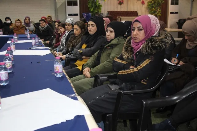 ندوة حوارية في منبج تحت شعار "واقع المرأة.. معاناة وتحدي"