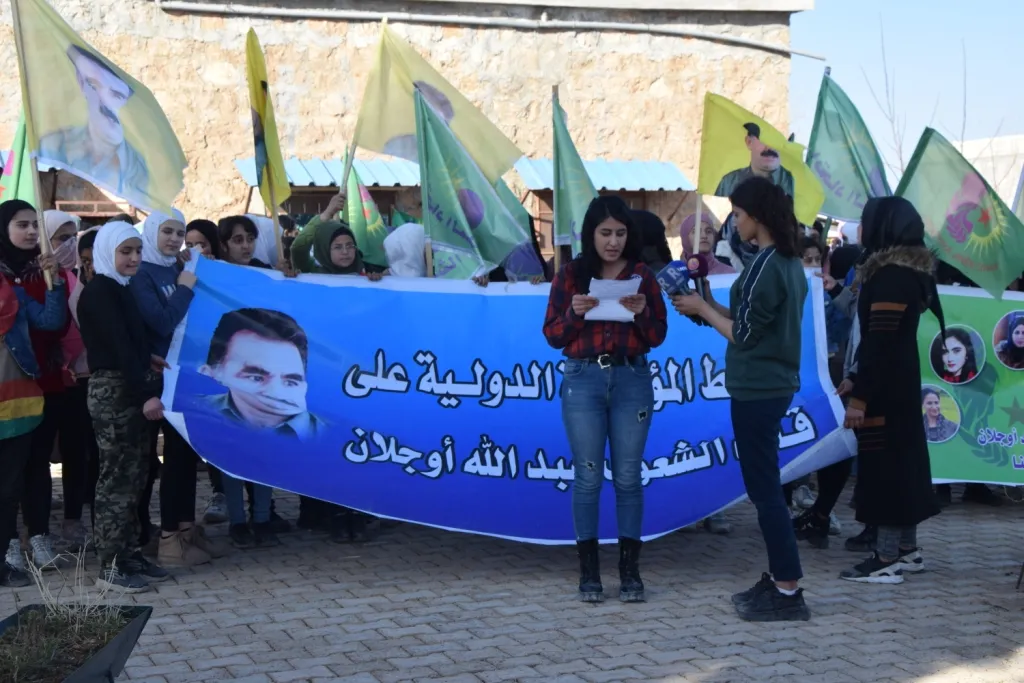 اتحاد المرأة الشابة في إقليم الفرات يدين المؤامرة الدولية التي طالت القائد عبدالله أوجلان