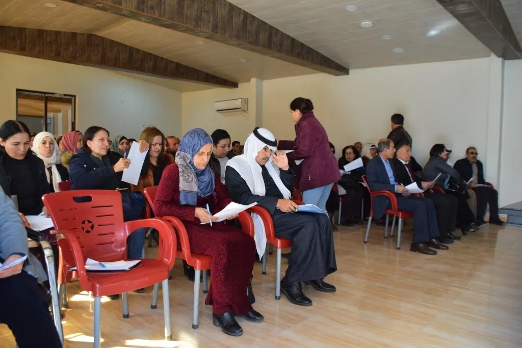 الانتهاء من صياغة مسودة العقد الاجتماعي على أن يعرض لاحقاً على الرأي العام