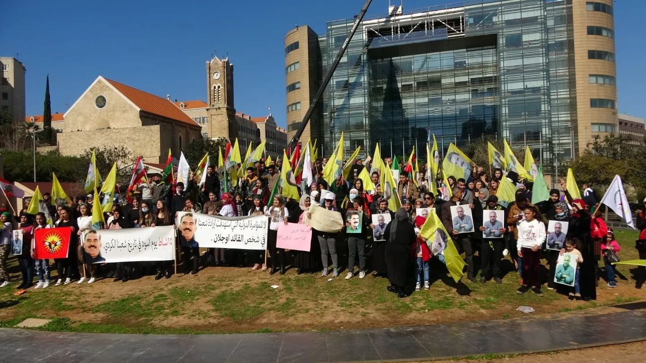 ​​​​​​​اعتصام للجالية الكردية في لبنان تنديداً بالمؤامرة الدولية بحق القائد أوجلان