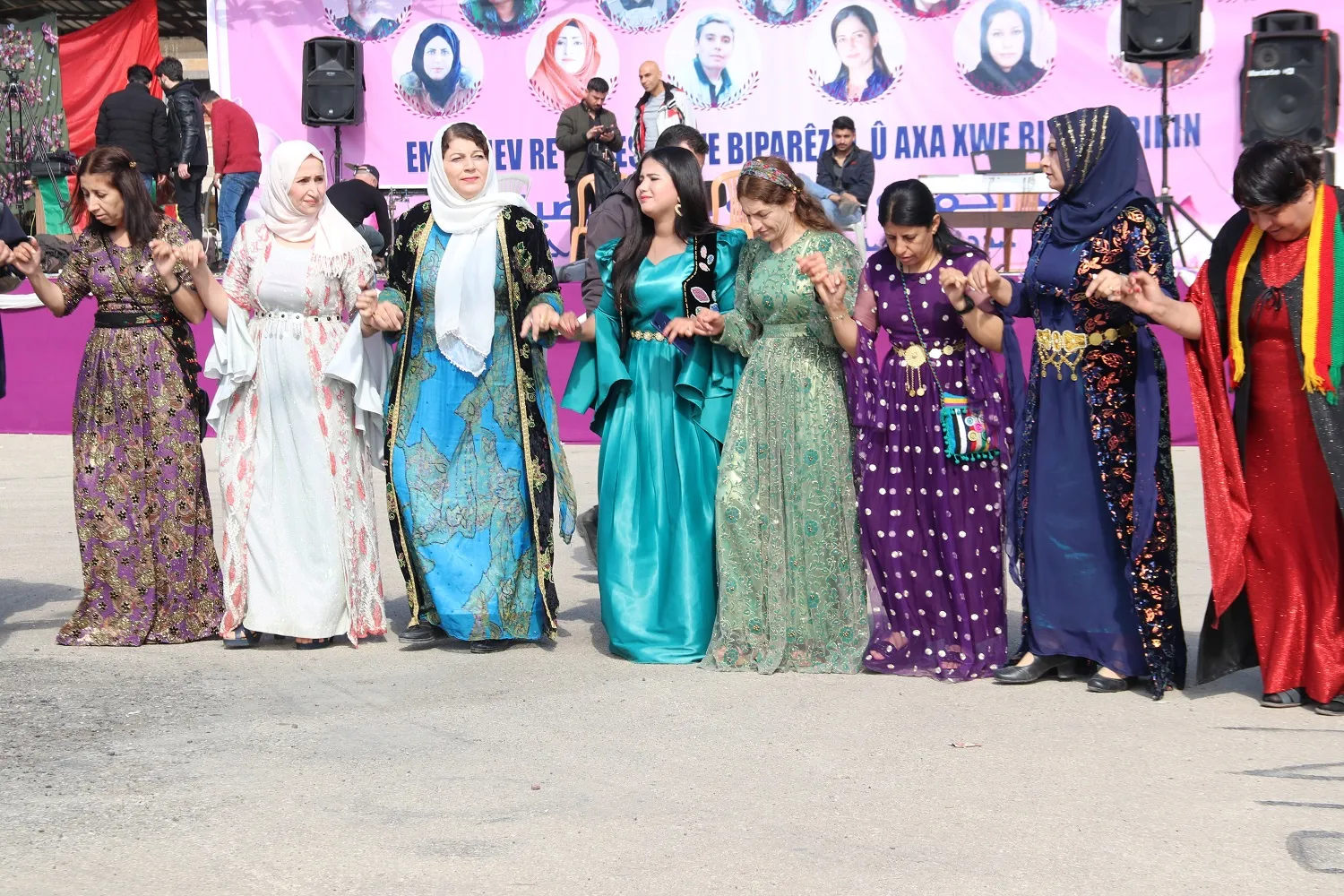 ​​​​​​​النساء في شمال وشرق سوريا وإقليم عفرين يتوجهن إلى ساحات للاحتفال بيومهن العالمي