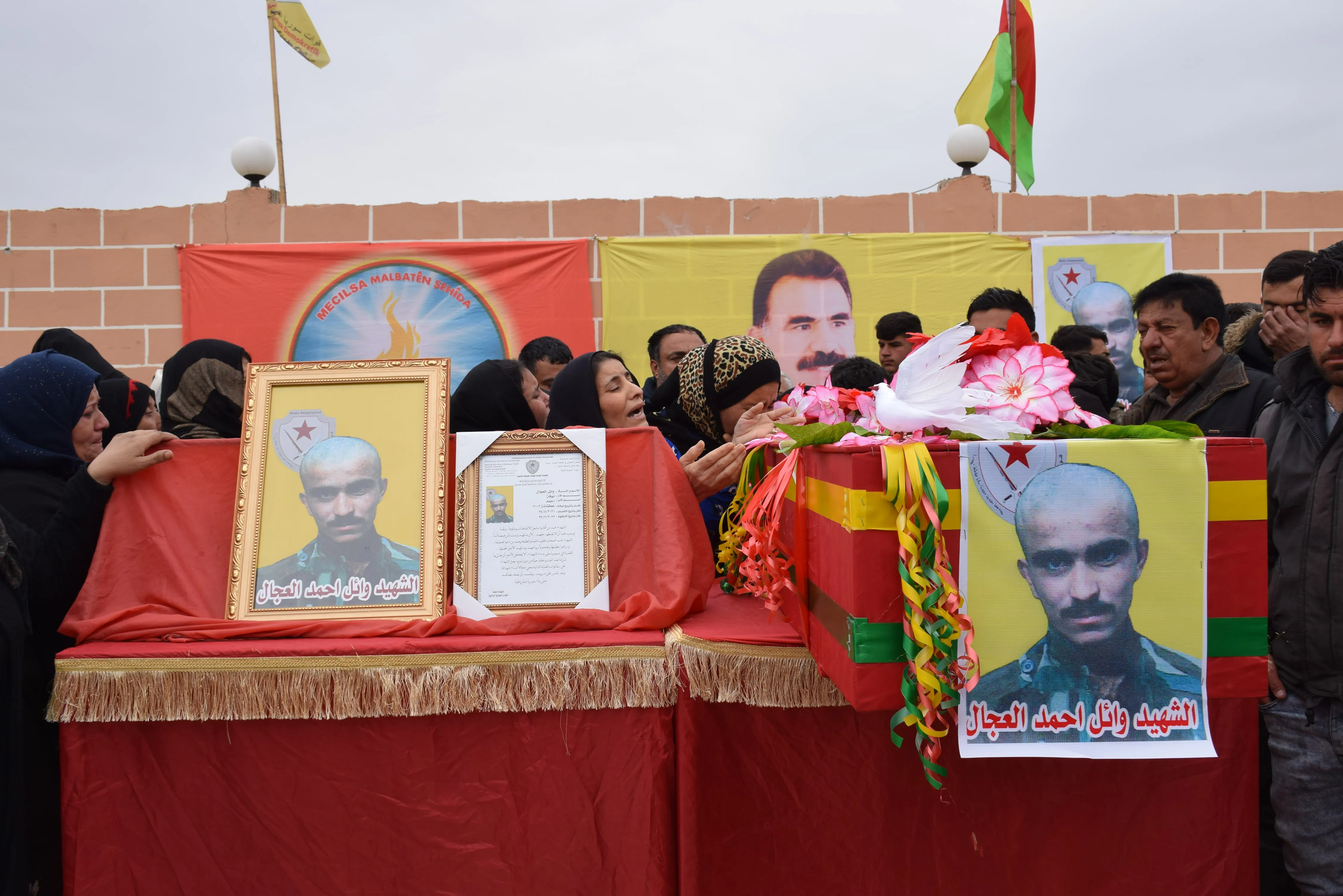 ​​​​​​​جثمان الشهيد وائل العجال يوارى الثرى في مزار الشهيد دلشير
