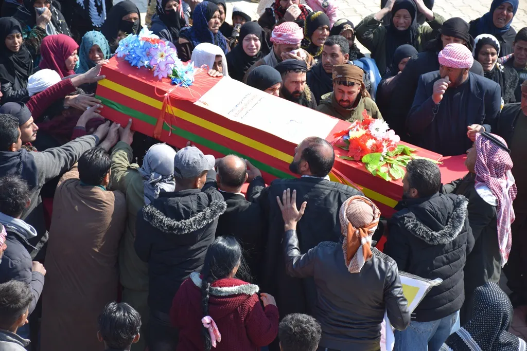 ​​​​​​​تشييع المقاتل أحمد نواف الذياب إلى مزار شهداء الشدادي
