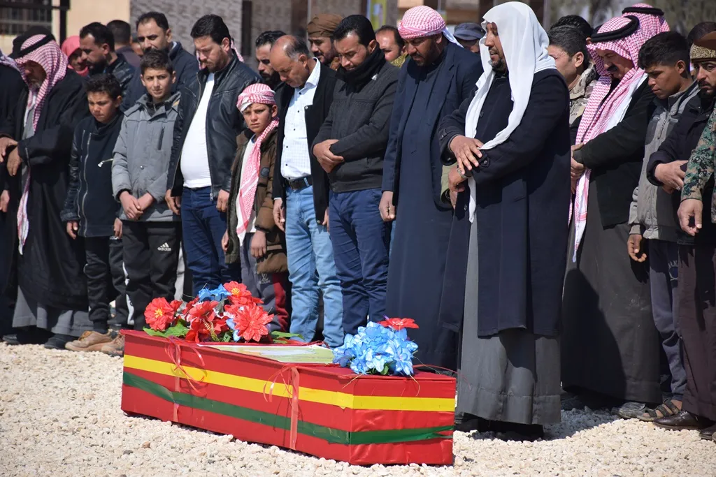 ​​​​​​​تشييع المقاتل أحمد نواف الذياب إلى مزار شهداء الشدادي