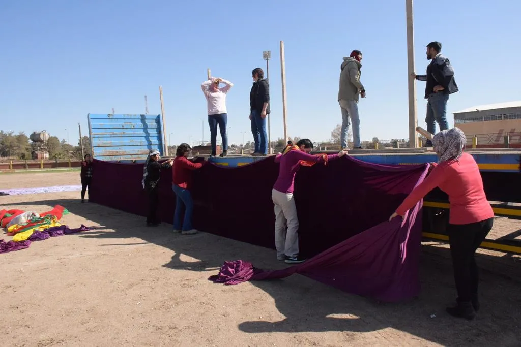 ​​​​​​​بالصور والفيديو.. مقاطعة قامشلو تتحضر لاحتفاليات اليوم العالمي للمرأة