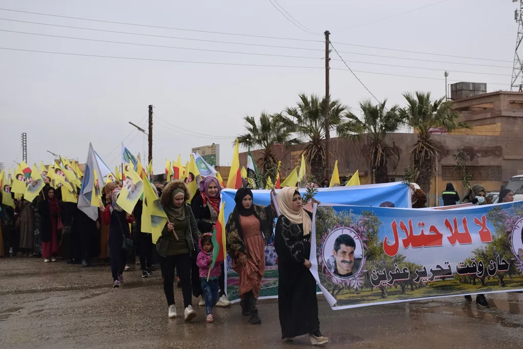 أهالي جنوب الحسكة يتظاهرون في الذكرى الرابعة لاحتلال عفرين