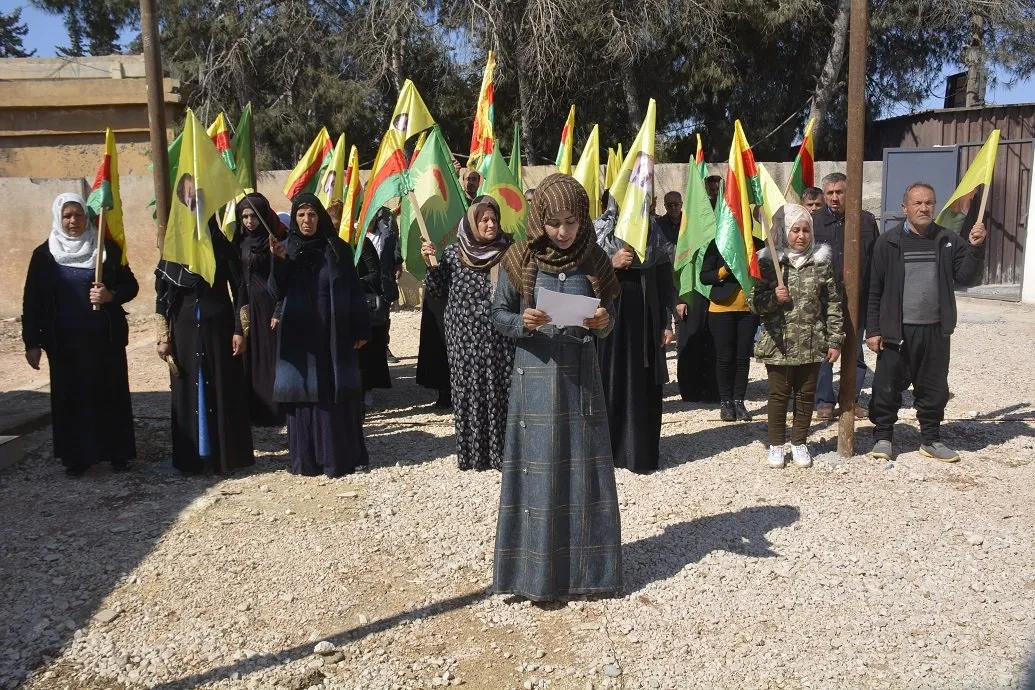 ​​​​​​​جمع أكثر من 16 ألف توقيع في جل آغا لإزالة اسم حزب العمال الكردستاني من "قائمة الإرهاب"