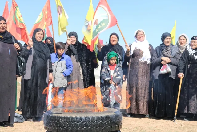 شعلة نوروز توقد بيد أمهات الشهداء في تربه سبيه ورميلان