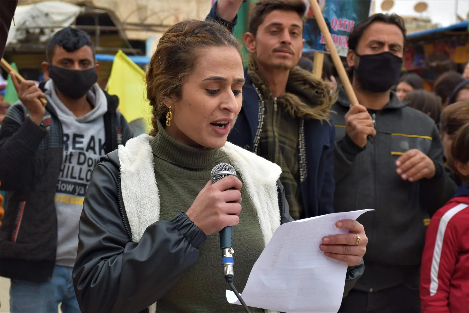 الآلاف في إقليم الجزيرة بجميع مكوناتهم وانتماءاتهم السياسية ينددون بالاحتلال التركي لمقاطعة عفرين