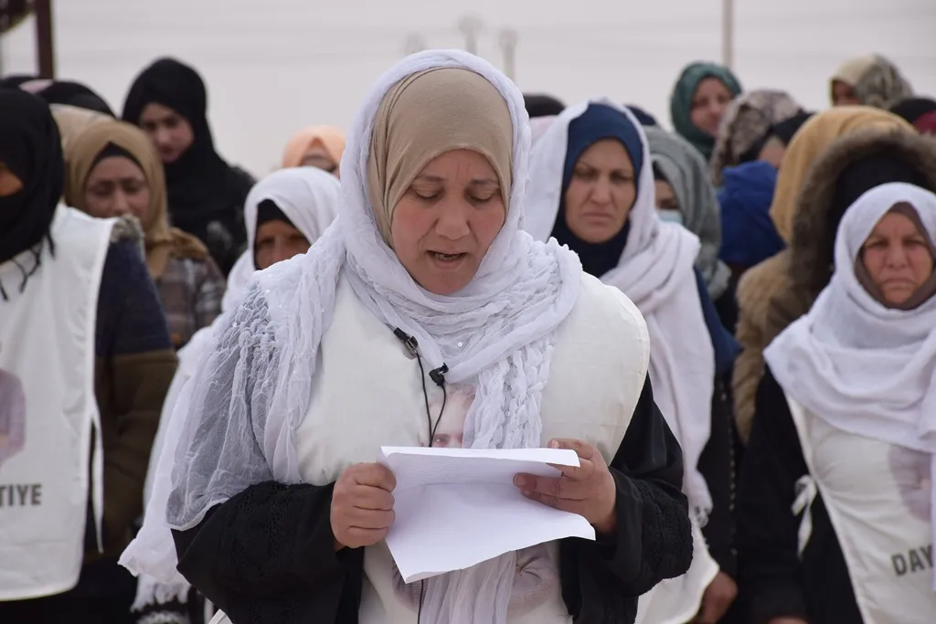 أمهات السلام والشهداء يدعون المجتمع الدولي لإطلاق سراح القائد أوجلان