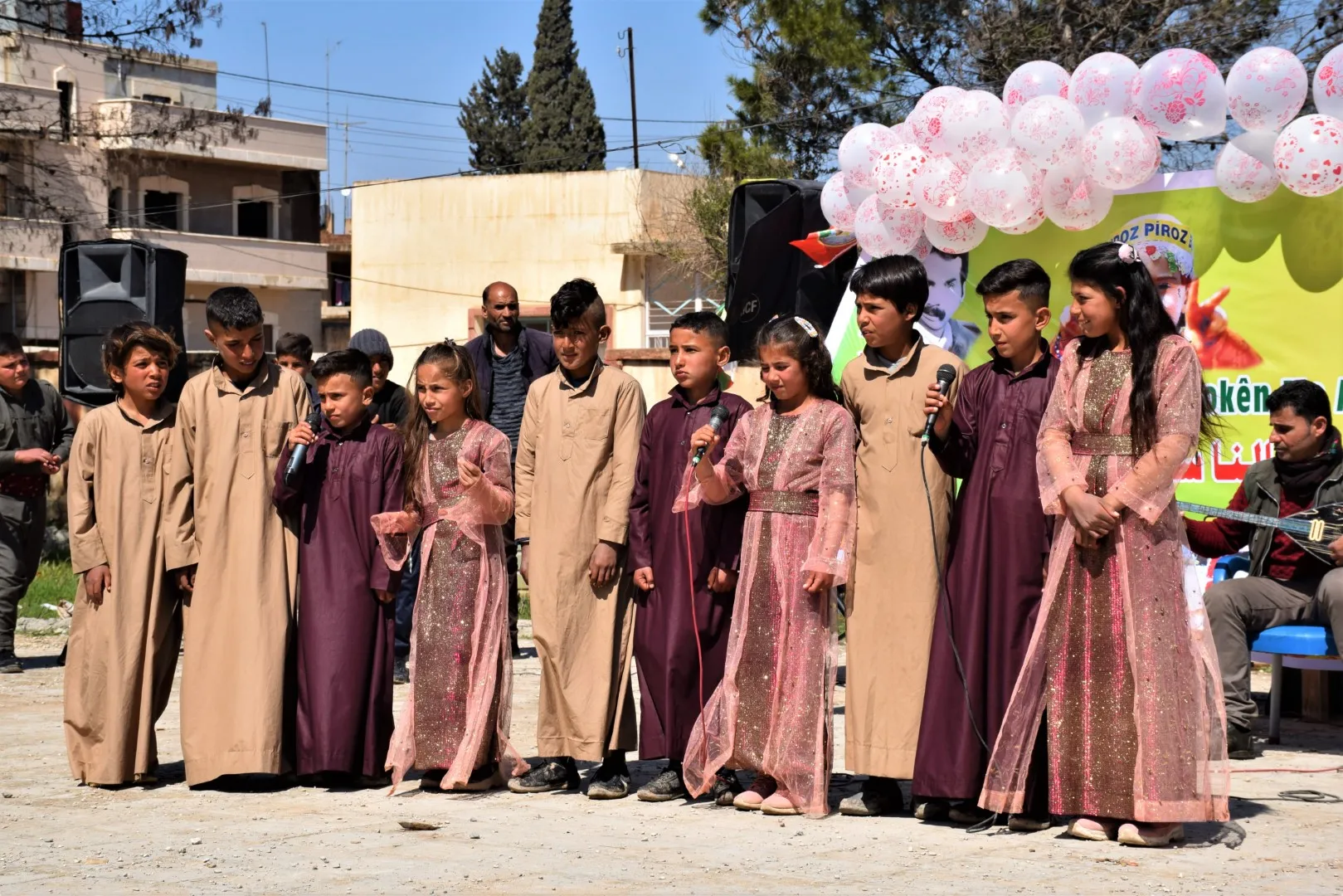 تحت شعار "ببسالة أبطالنا سيعيش أطفالنا بحرية" احتفاليات للأطفال في مقاطعة الحسكة وحلب