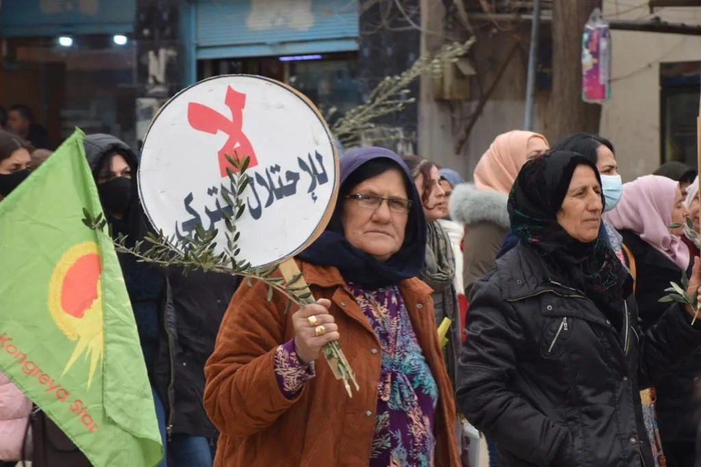 الآلاف في إقليم الجزيرة بجميع مكوناتهم وانتماءاتهم السياسية ينددون بالاحتلال التركي لمقاطعة عفرين