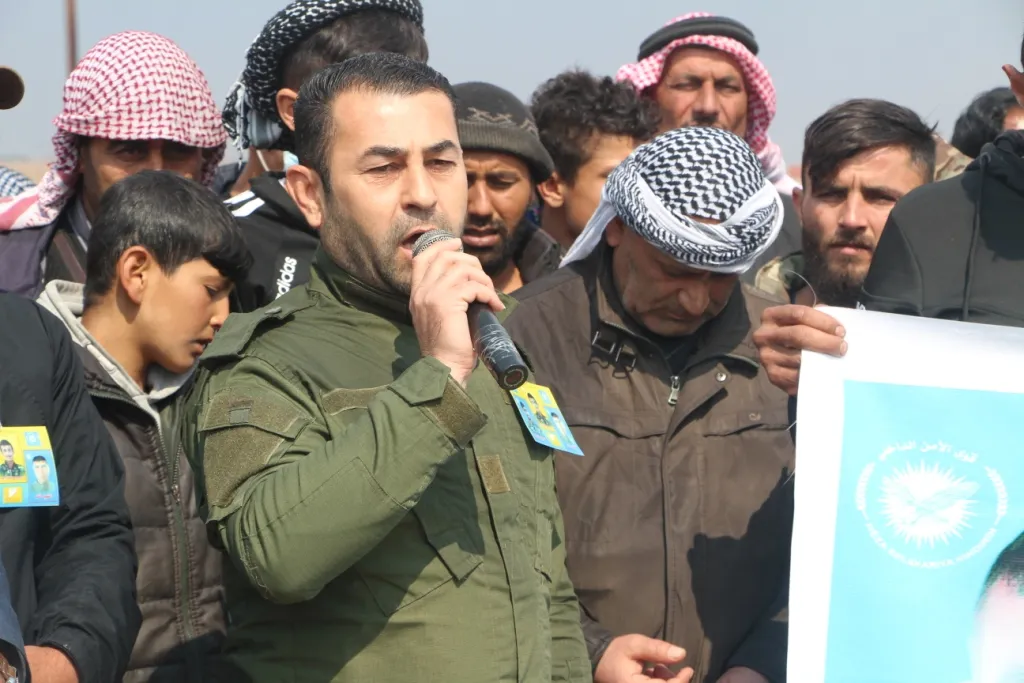 أهالي كوباني يشيعون جثامين ثلاثة شهداء إلى مثواهم الأخير