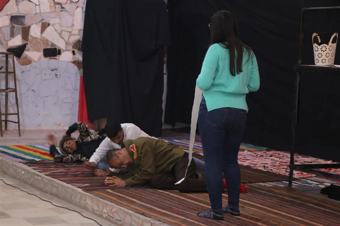 ​​​​​​​عرض مسرحي بعنوان "المعلق" في حلب