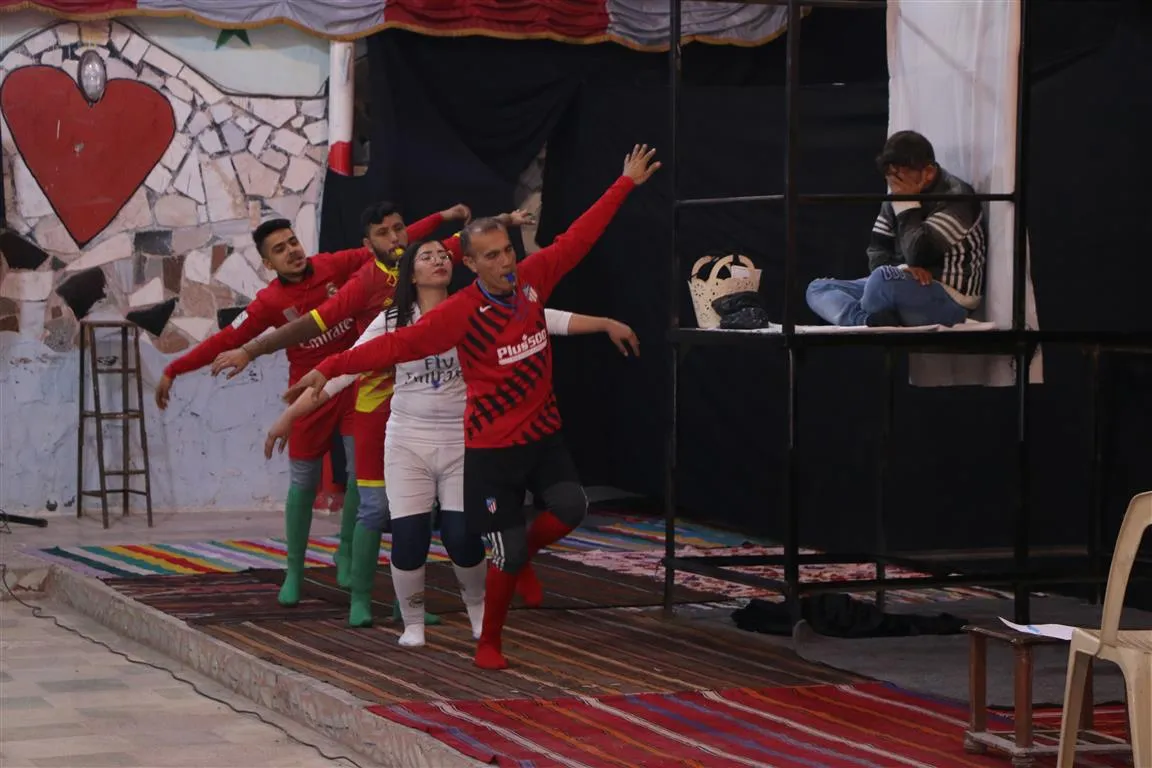 ​​​​​​​عرض مسرحي بعنوان "المعلق" في حلب