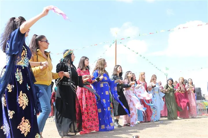 ​​​​​​​النساء يختتمن احتفالاتهن بيومهن العالمي بالتأكيد على مواصلة النضال التحرري - تم التحديث