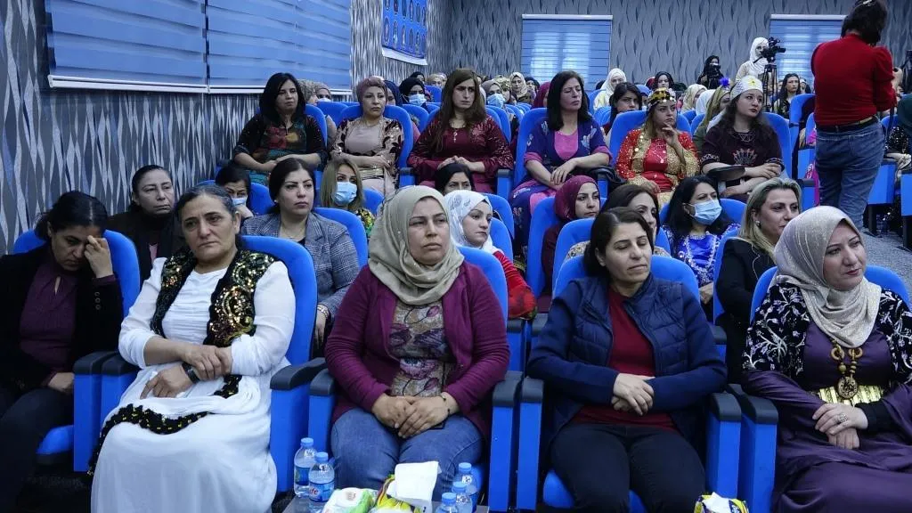 هيئة التربية والتعليم تعقد الكونفرانس الأول للمرأة في الرقة