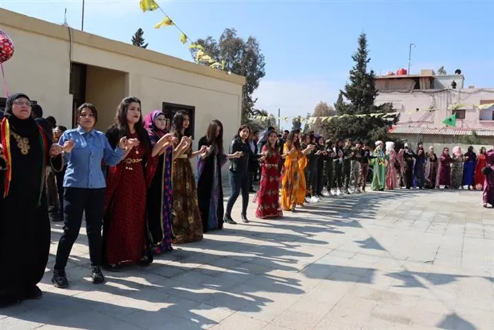 ​​​​​​​النساء يختتمن احتفالاتهن بيومهن العالمي بالتأكيد على مواصلة النضال التحرري - تم التحديث