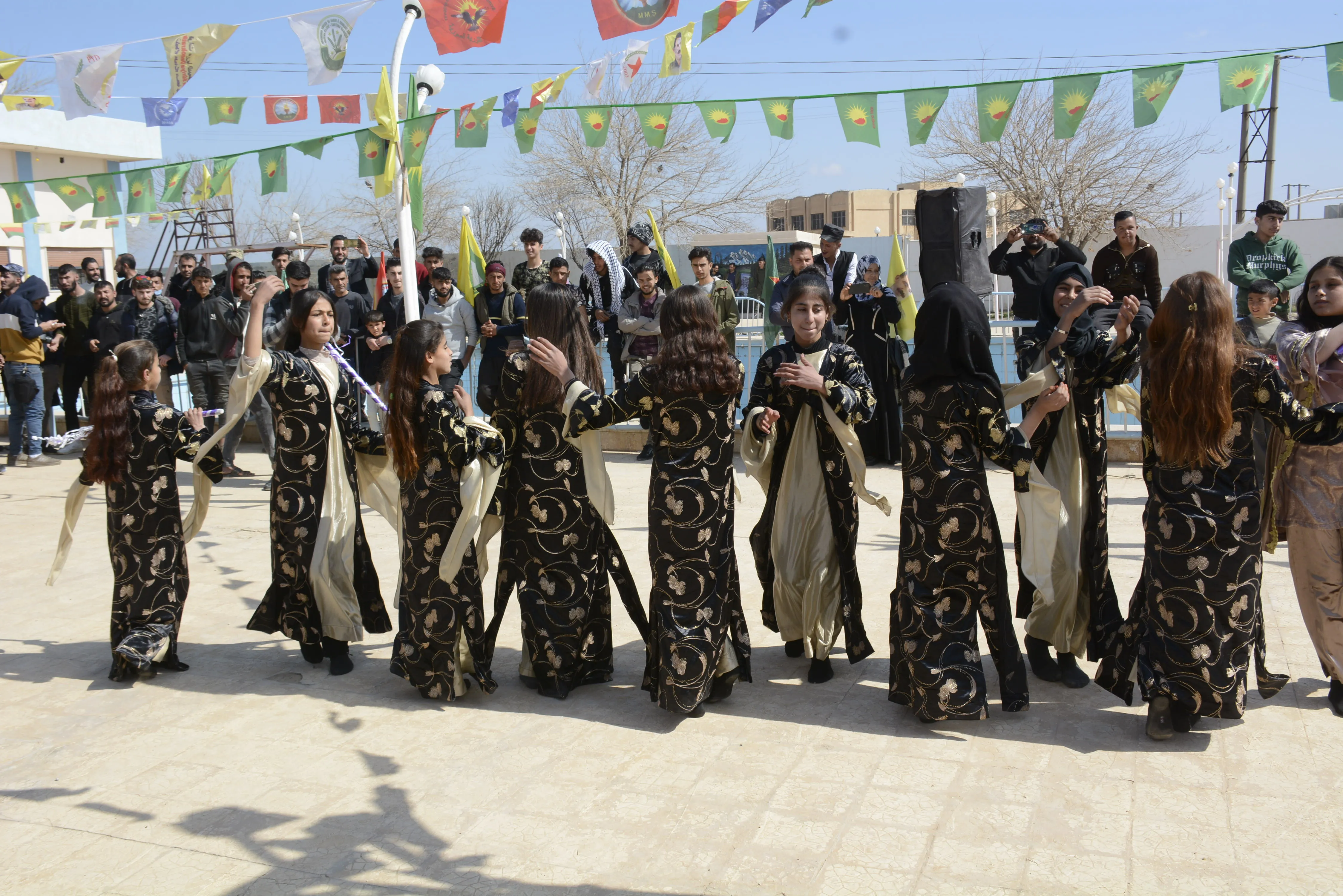 ​​​​​​​النساء يختتمن احتفالاتهن بيومهن العالمي بالتأكيد على مواصلة النضال التحرري - تم التحديث