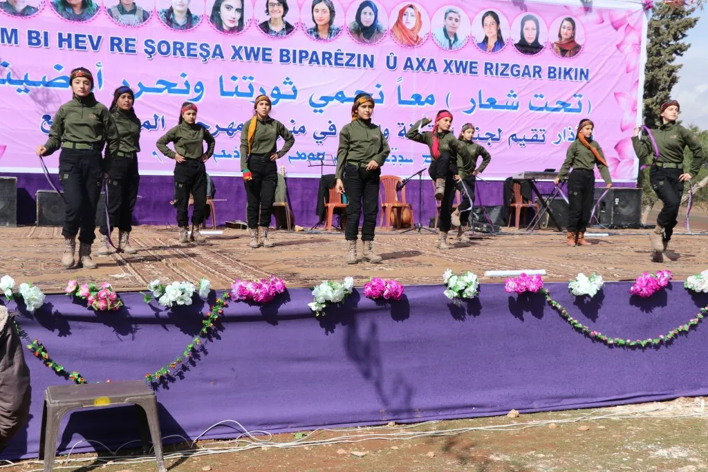​​​​​​​النساء يختتمن احتفالاتهن بيومهن العالمي بالتأكيد على مواصلة النضال التحرري - تم التحديث