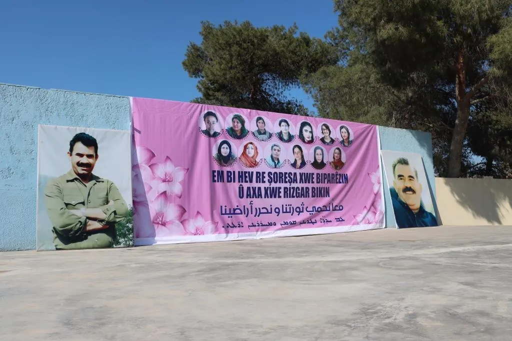تجهيز ساحات الاحتفال في الدرباسية ومدينة حلب للاحتفال بـ8 آذار