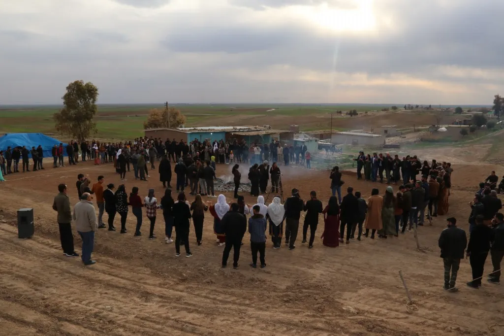 ​​​​​​​مؤسسة باركين الفلكلورية تحيي حفلة نوروز في قرى كوجرات