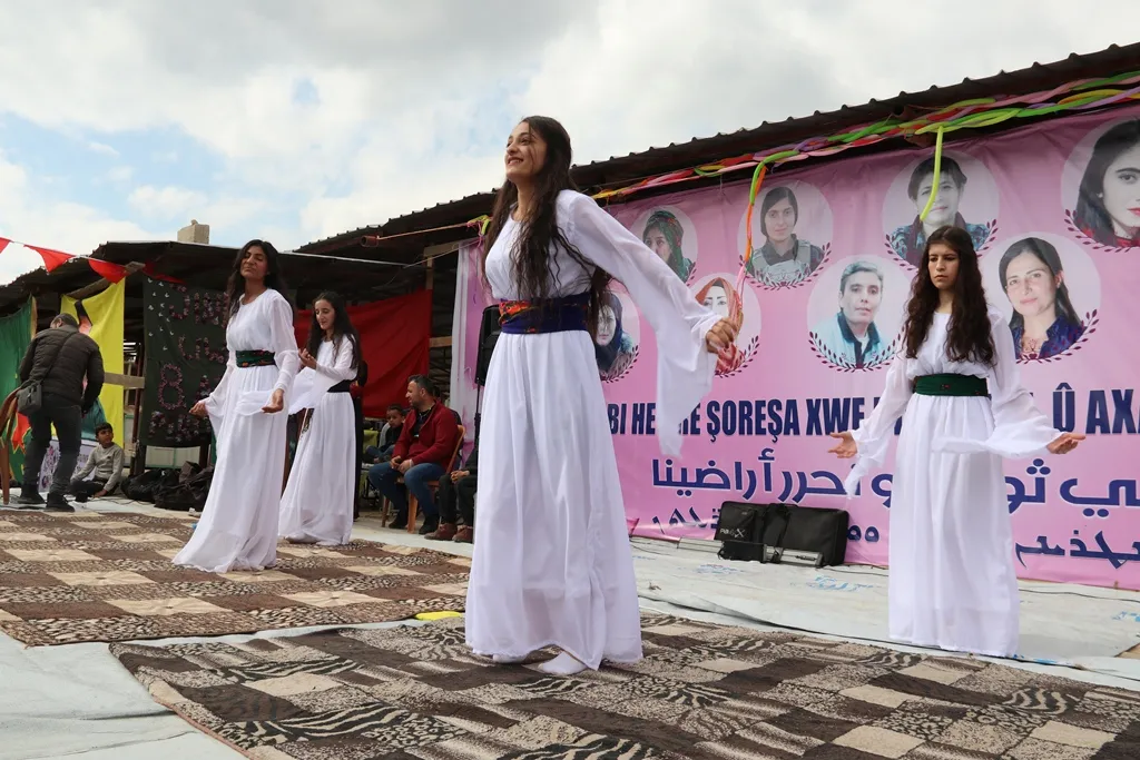 ​​​​​​​النساء يختتمن احتفالاتهن بيومهن العالمي بالتأكيد على مواصلة النضال التحرري - تم التحديث