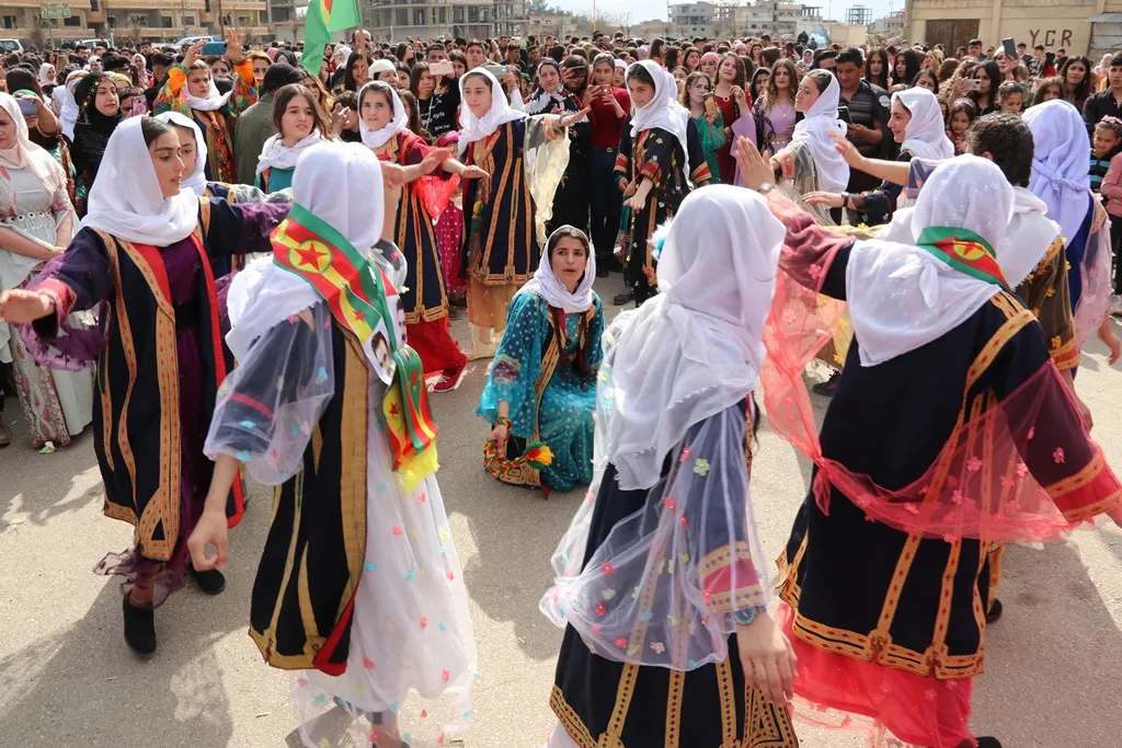 ​​​​​​​النساء يختتمن احتفالاتهن بيومهن العالمي بالتأكيد على مواصلة النضال التحرري - تم التحديث