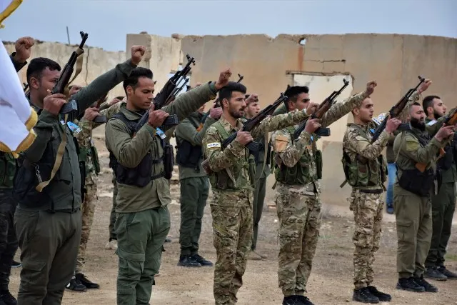 قوات الناطورة تشيع جثمان الشهيد "أكاد" في تل تمر
