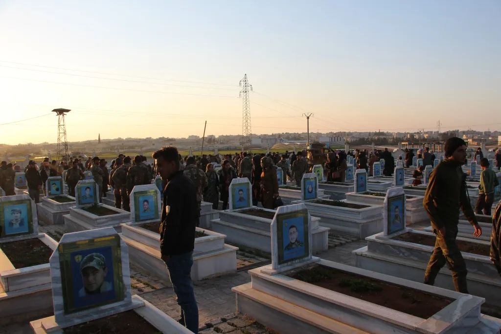 ​​​​​​​أهالي منبج يشيعون جثمان الشهيد أحمد الستود ويستذكرون شهداء شهر آذار