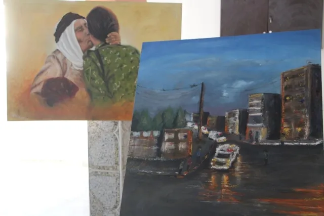 ​​​​​​​بأنامل شابة.. كفاح ثقافي تخوضه المرأة الكردية في روج آفا
