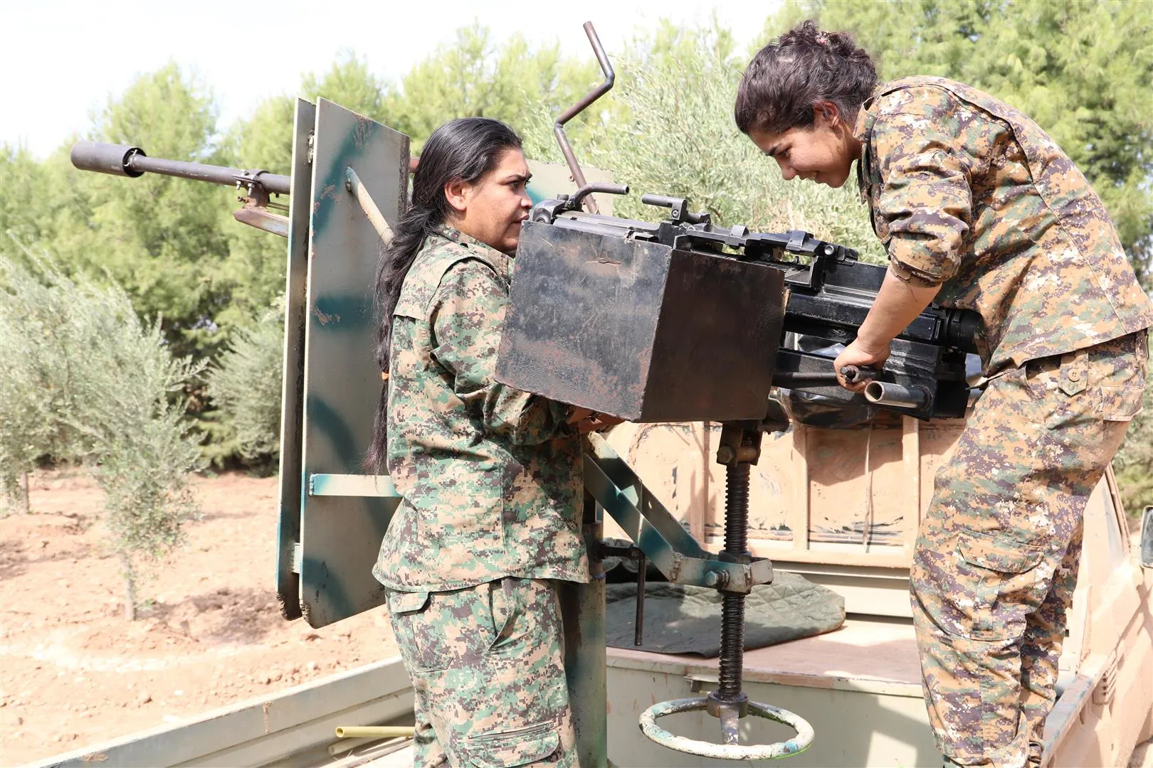 مقاتلات في YPJ يصفن تجربتهن ضمن القوة التي وحدت النساء على درب الحرية