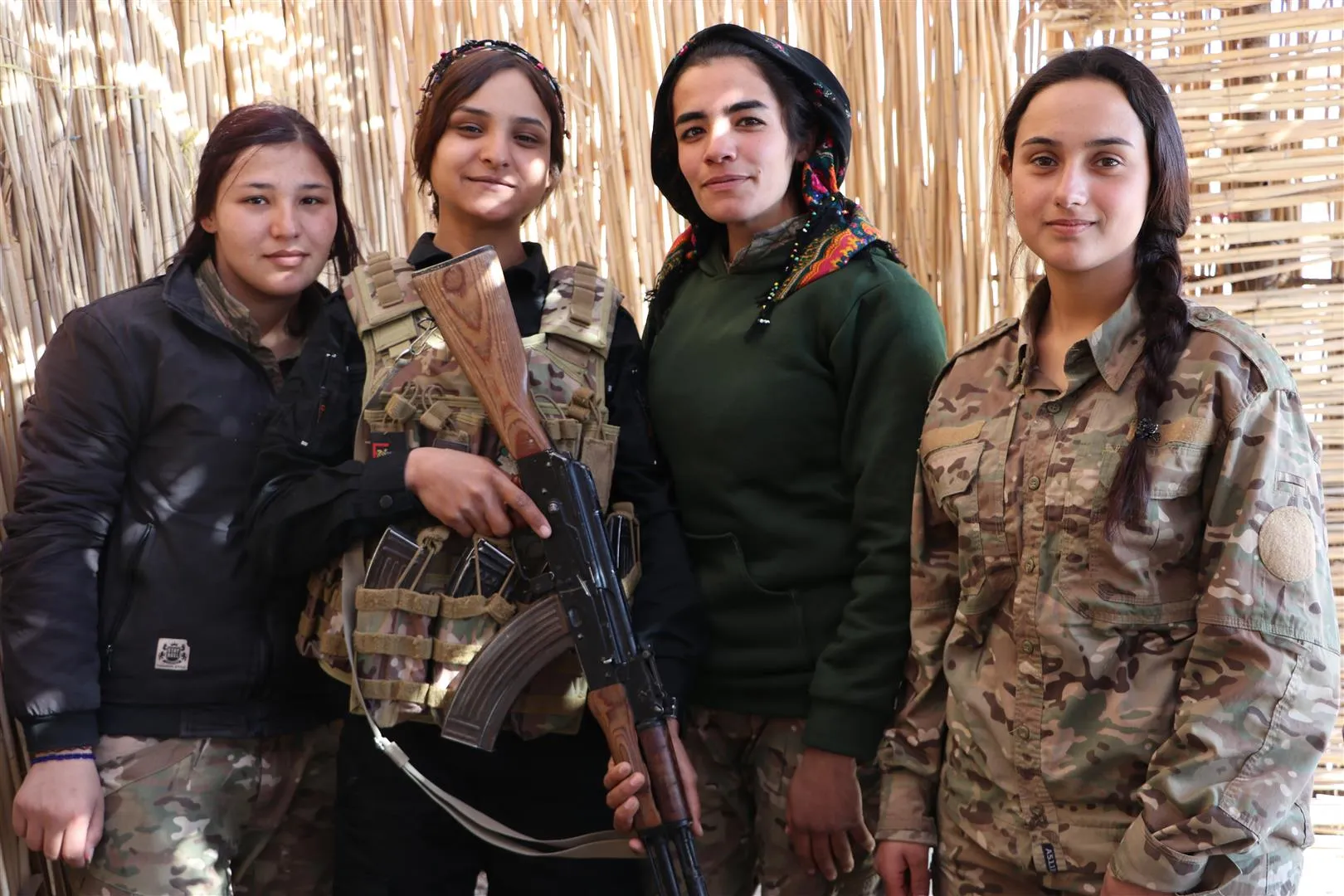 مقاتلات في YPJ يصفن تجربتهن ضمن القوة التي وحدت النساء على درب الحرية