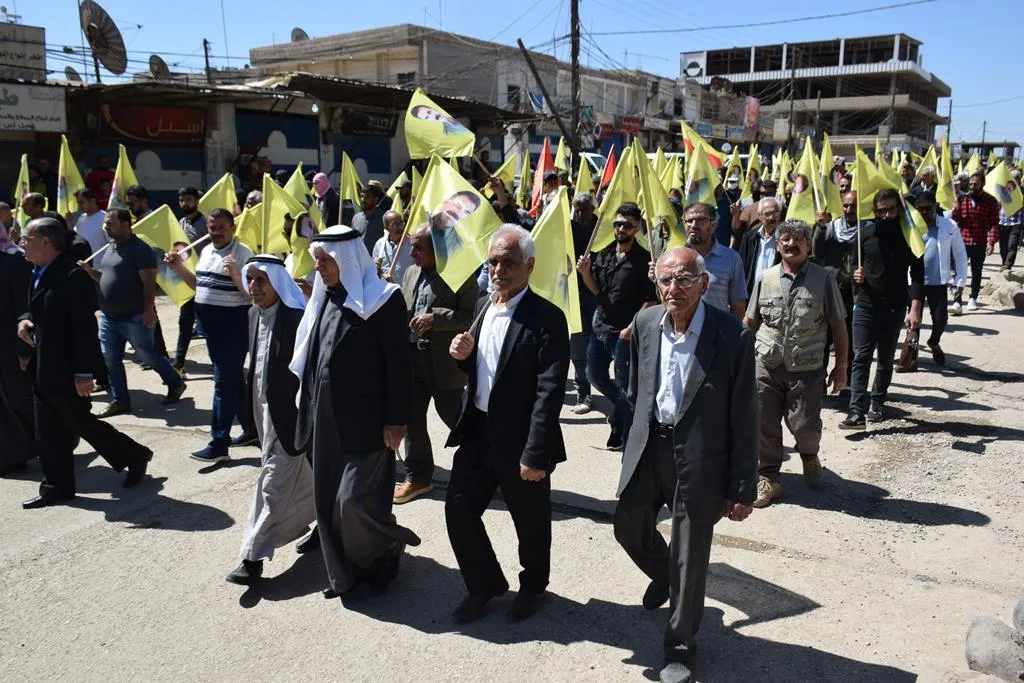 ​​​​​​​مواطنو روج آفا يستمرون في التظاهر ضد خيانة الحزب الديمقراطي الكردستاني والاحتلال التركي