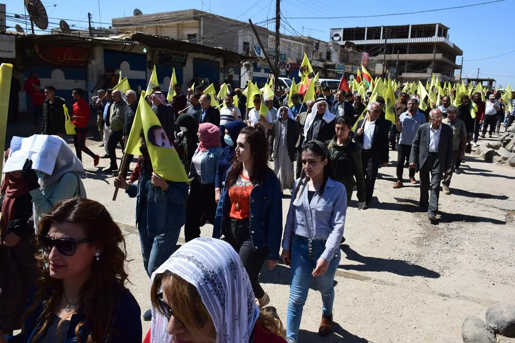 ​​​​​​​مواطنو روج آفا يستمرون في التظاهر ضد خيانة الحزب الديمقراطي الكردستاني والاحتلال التركي