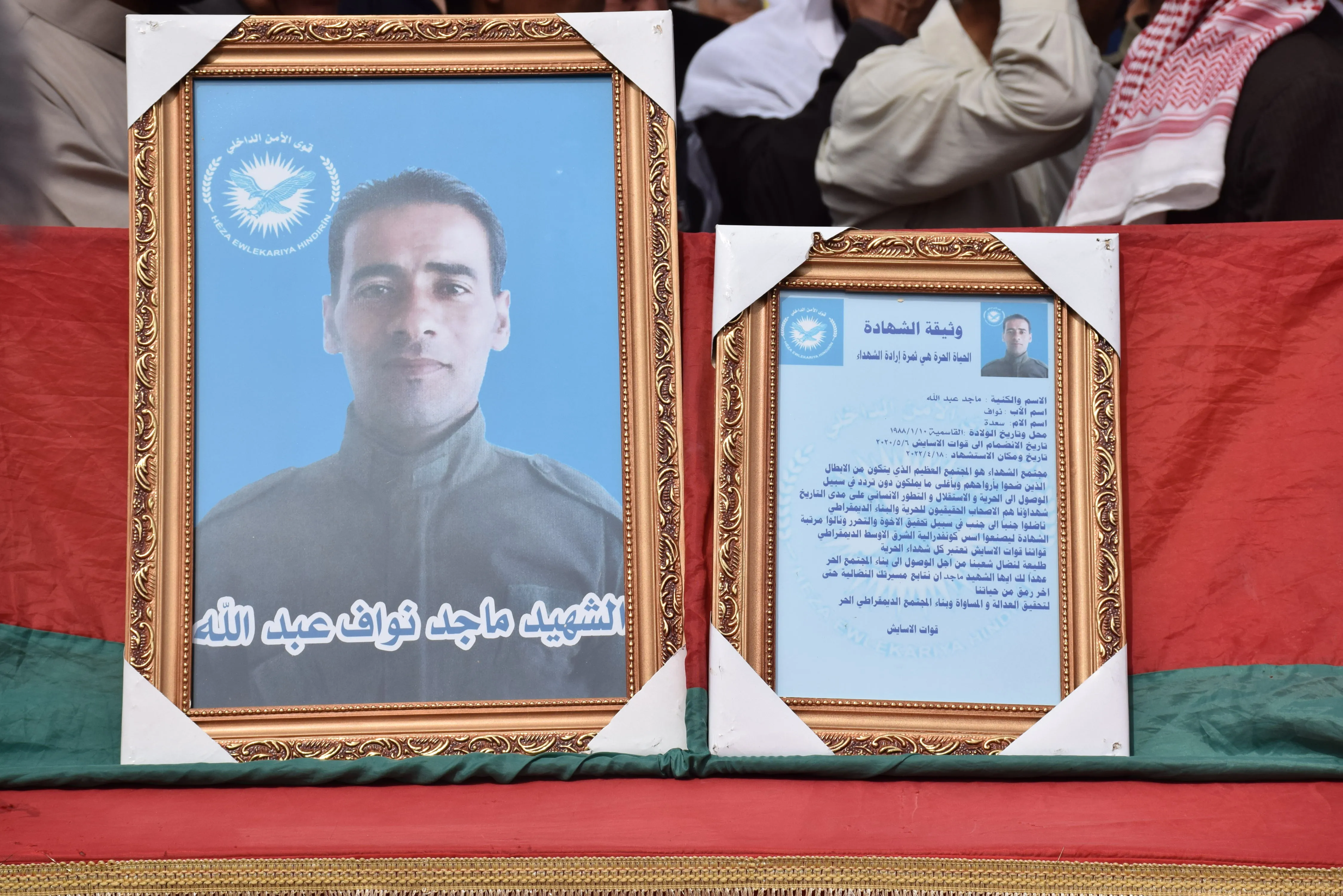 ​​​​​​​أهالي تربه سبيه وجل آغا يشيّعون جثمان الشهيد ماجد إلى مثواه الأخير